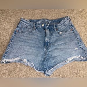 American Eagle Mom Short